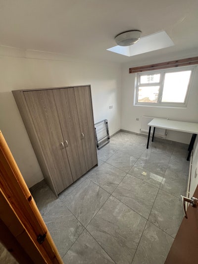 One bedroom flat in Bounds Green Main Photo