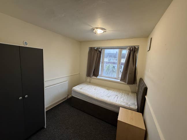Single room for Girl Main Photo