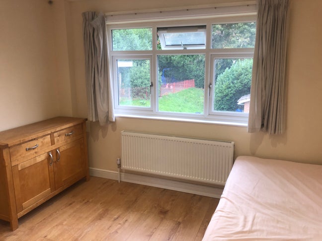 Single Room @ 5Mn Walk from Willesden Tube  Main Photo