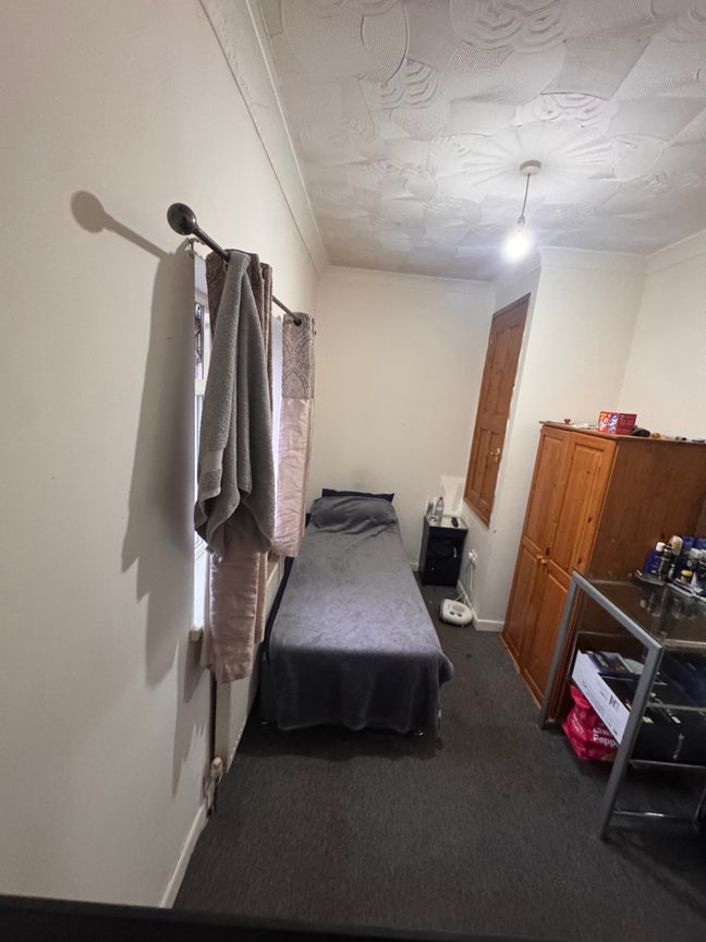 Rooms for rent in So140bt Main Photo