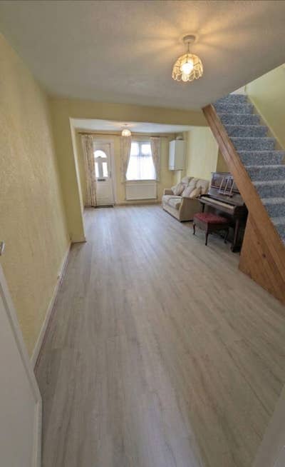 Room available in Colnbrook Main Photo