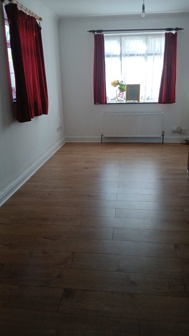Double bed room available  Main Photo
