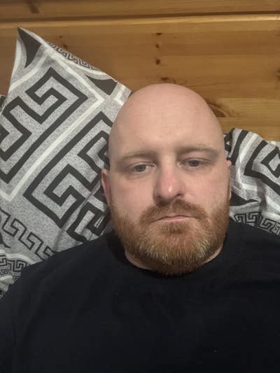 35 year old Male seeks a double room Main Photo