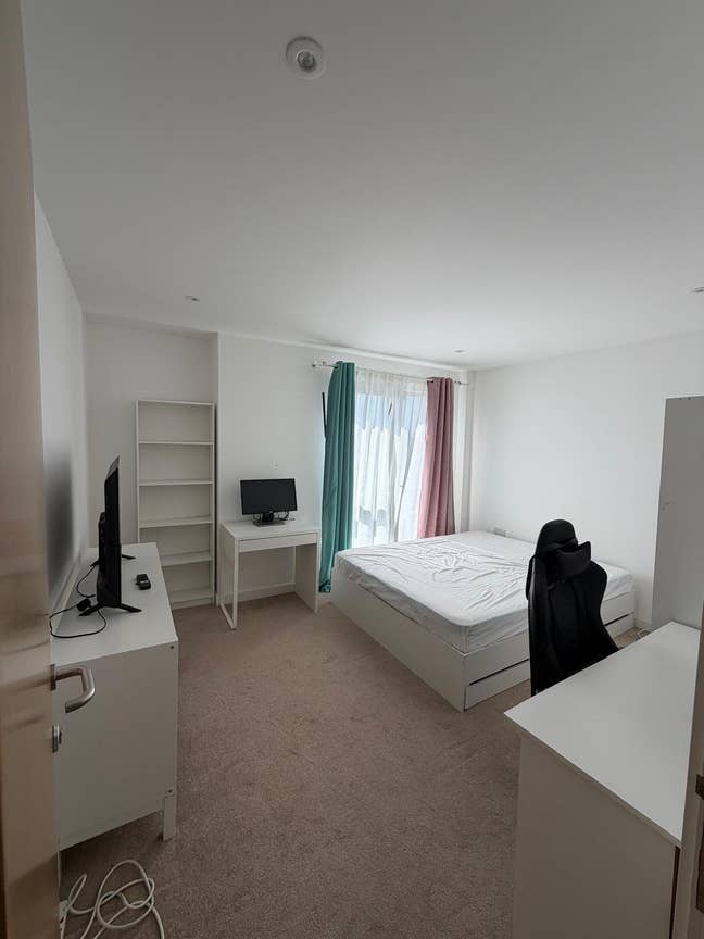 1 Double and 1 Single room in newly built house  Main Photo