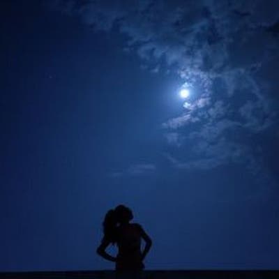 Professional Female seeks a single or double room Main Photo