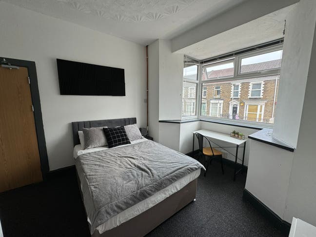 Cosy ENSUITE Room in 4 bed house  Main Photo