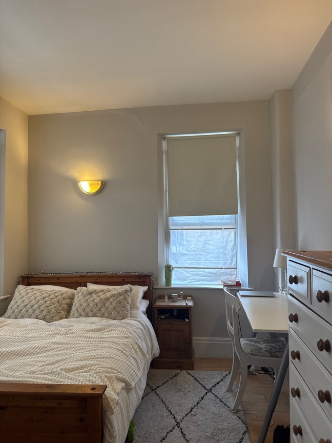 Stunning room available in Chelsea  Main Photo