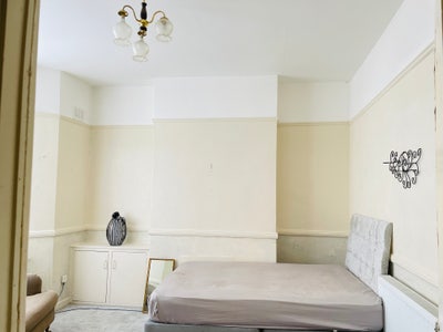 A room available in a shared house  Main Photo
