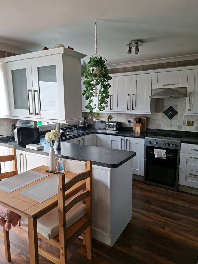 Lovely double room to rent  Main Photo
