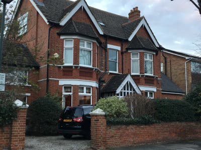 Large room, in a friendly, spacious house in Kew Main Photo
