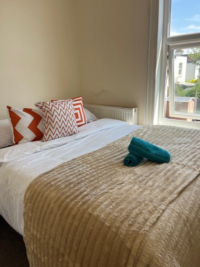 Fiveways Location!!! Last Two Rooms!! #282Dit Main Photo