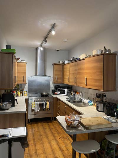 Spacious Room Available in ZONE 1 - Aldgate East Main Photo