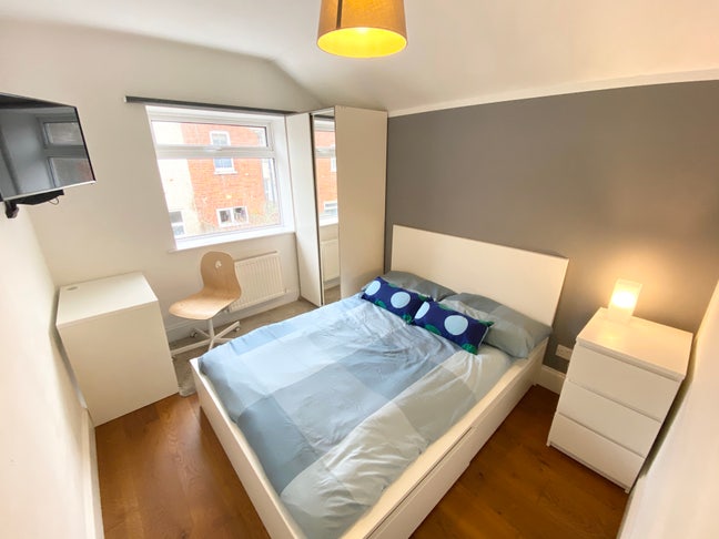 Elegant Double Room - Town Centre! Main Photo