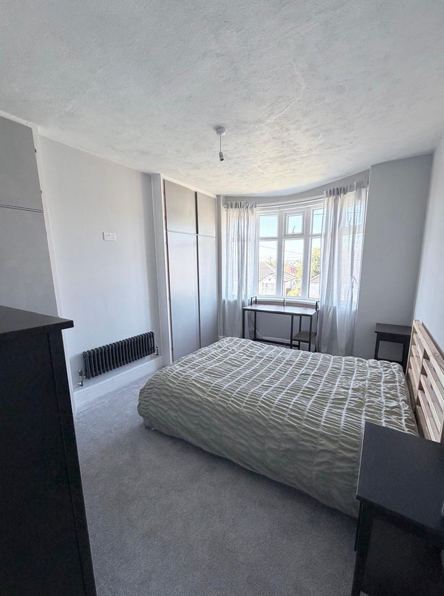 Double Rooms to rent in quiet refurbished house Main Photo