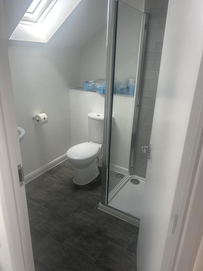 Top floor. Master bedroom with En-Suite Main Photo