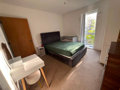 Ensuite & Double Rooms Available – IG11 0UW Main Photo