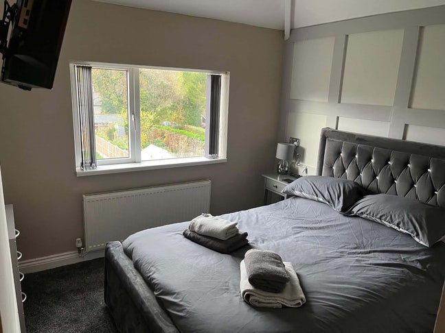 Double En-suite room quiet house in Shrewsbury  Main Photo