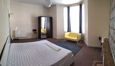 Cathays, 2 Bed Flat. Bills+garden+parking included Main Photo