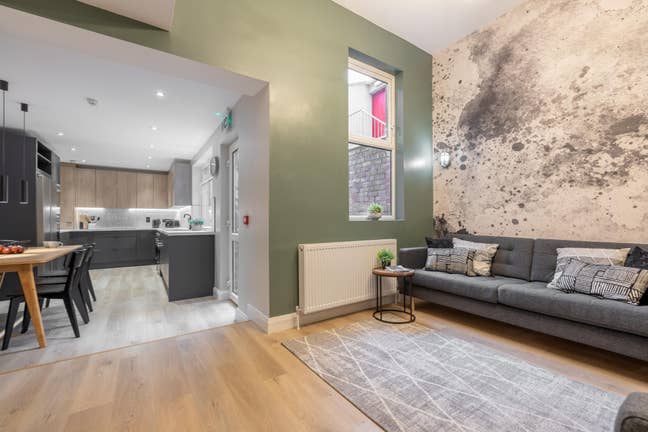 Beautiful En-Suite Rooms in Stunning BT9 Hmo Main Photo