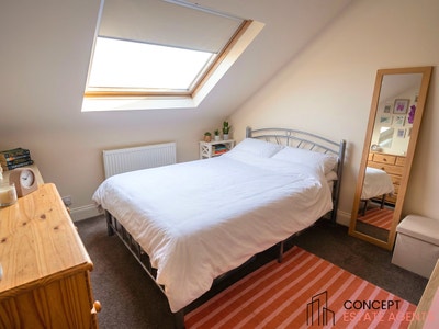 3 Bed flat on Tooting Bec Road, Tooting Bec, SW17 Main Photo