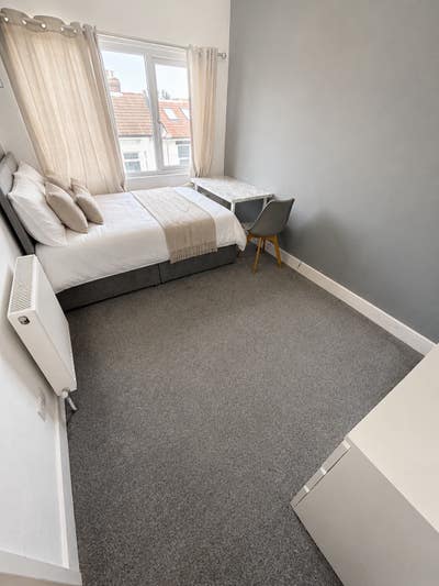 Room Available | All Bills Included🏡 Main Photo