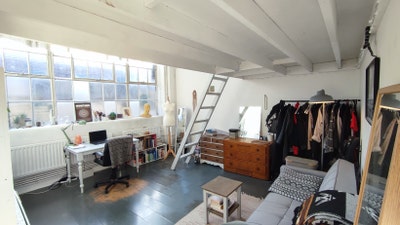 Gorgeous bright and super spacious room to rent Main Photo