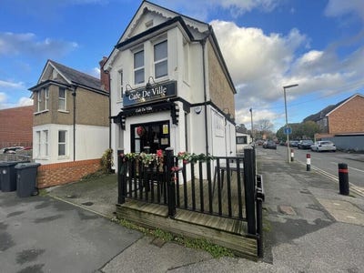 1 Bed Flat To Rent - Frimley Road Camberley Main Photo