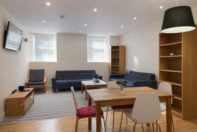 🏡 Premium Student Living in the Heart of Bangor ✨ Main Photo