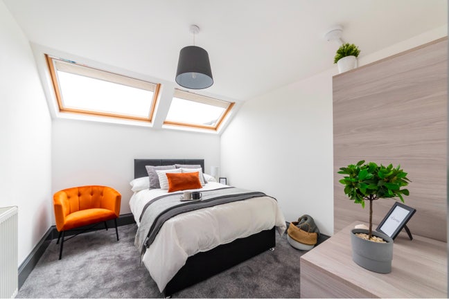 ✨ Double Room + Skylight | Ealing Broadway🚆 Main Photo