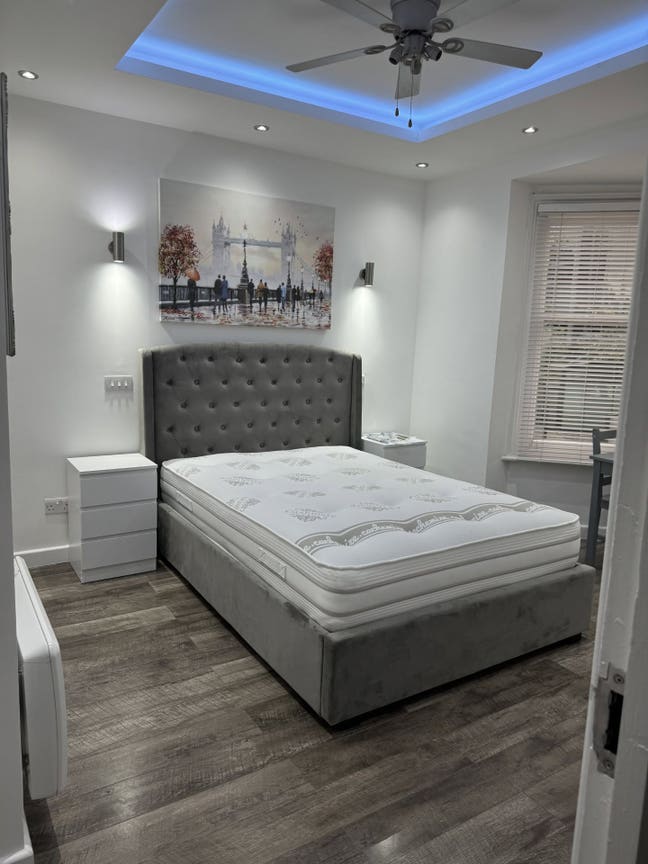 Central Peterborough Studio Apartment  Main Photo