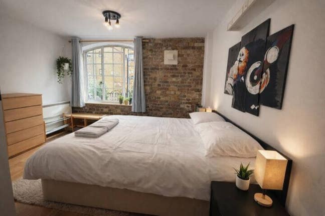 Spacious Heritage 2BR with Balcony Over River For  Main Photo