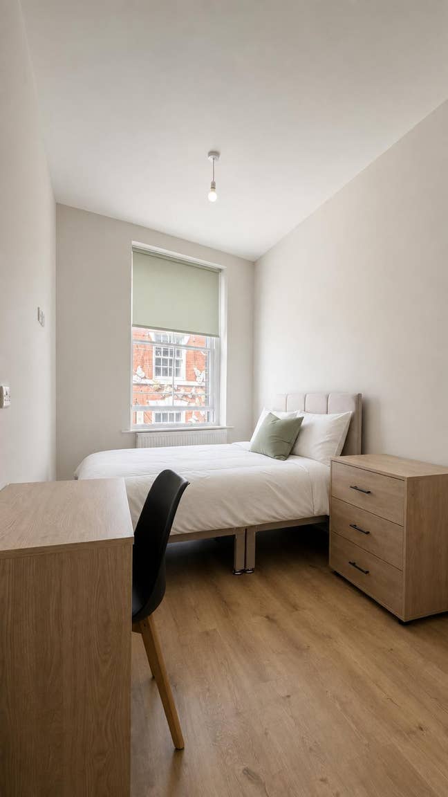 Brand New Luxury 6-Bed All En-Suite HMO Main Photo