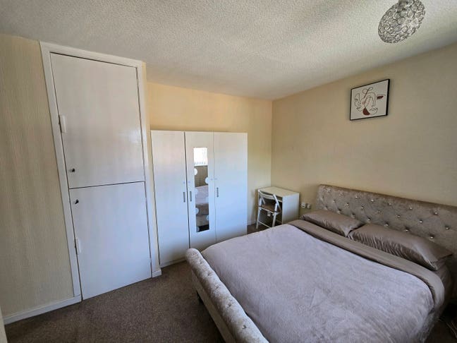 Double Bedroom in Gated House available for rent.  Main Photo