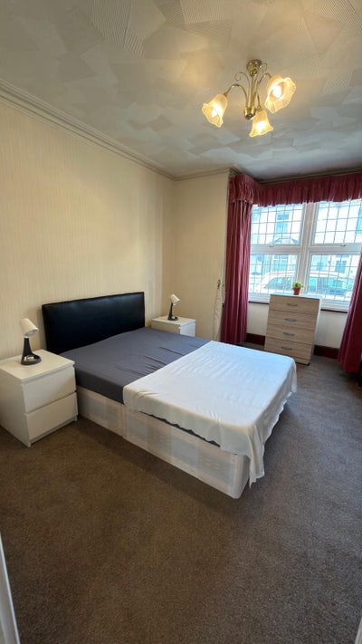 🏡✨ 4 Rooms Available to Let in Croydon Main Photo