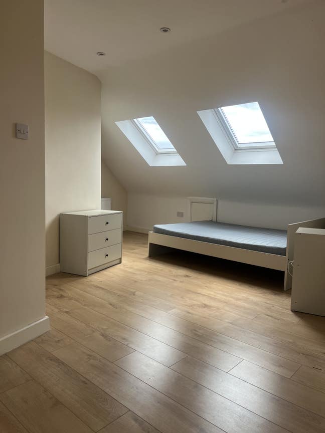 Brand new Room to rent in modern house  Main Photo