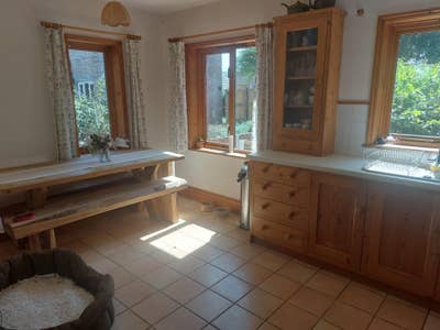 Double bedroom in large detached house Main Photo