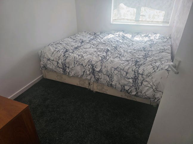 A room available at 3bed House Main Photo
