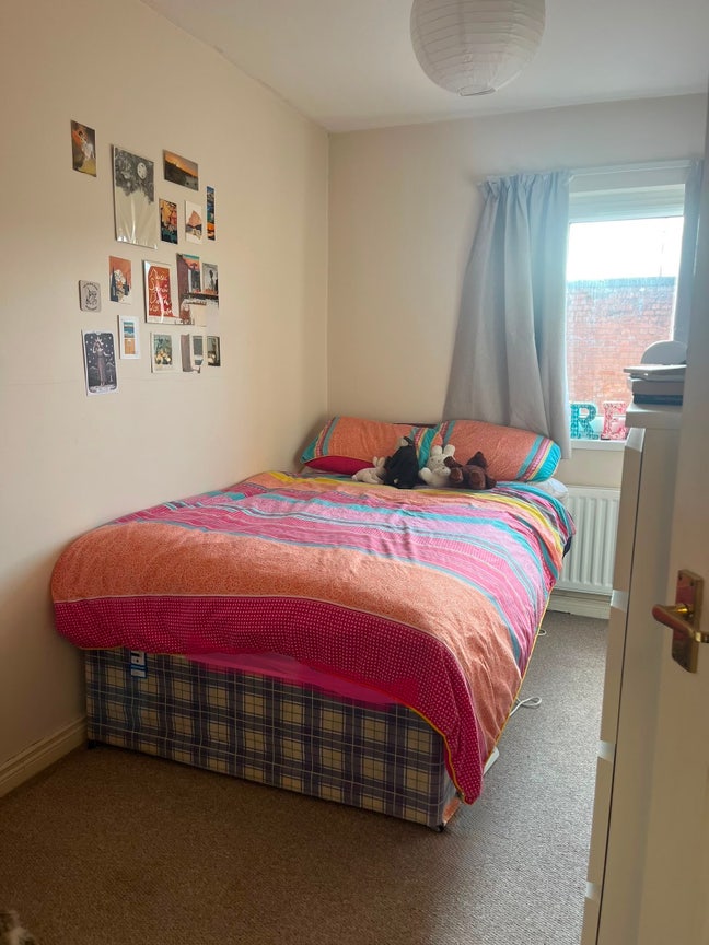 Double Room - Ormeau BT7 Main Photo