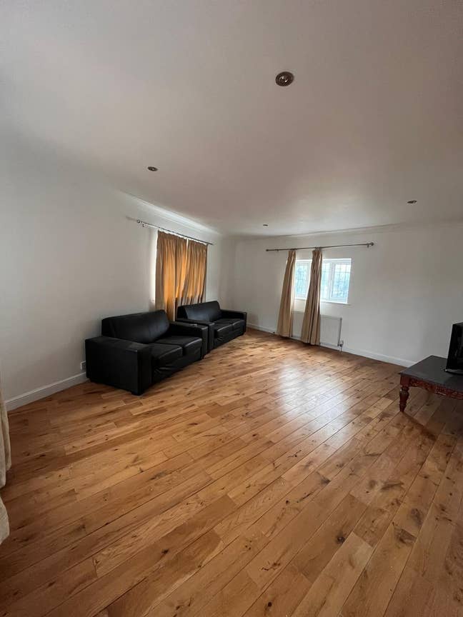 3 Bedroom Flat Available in Wembley!!😃 Main Photo