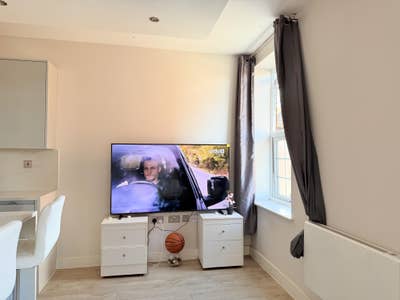 Double bedroom available in Aldershot Town Main Photo