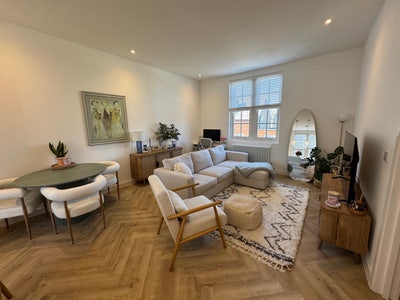Gorgeous flat in the heart of Clapham South Main Photo