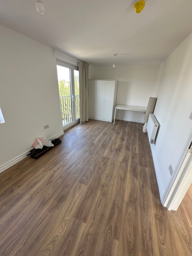 New property- big double room in Dollis Hill Main Photo