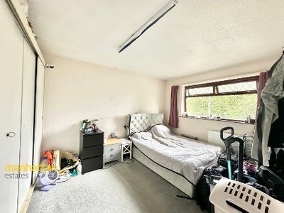 Double Room Available in a Lovely Spacious House Main Photo