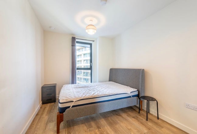 Room Available in Fully Furnished flat(Female) Main Photo