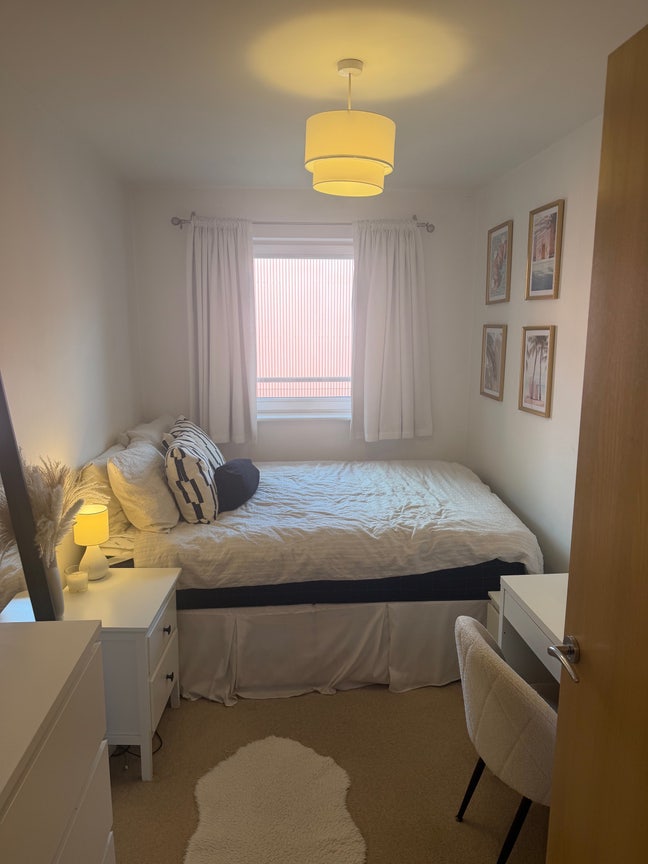 Double room near battersea power station  Main Photo