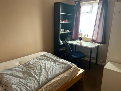 Double Room Available  NG8, Near Jubilee Campus Main Photo