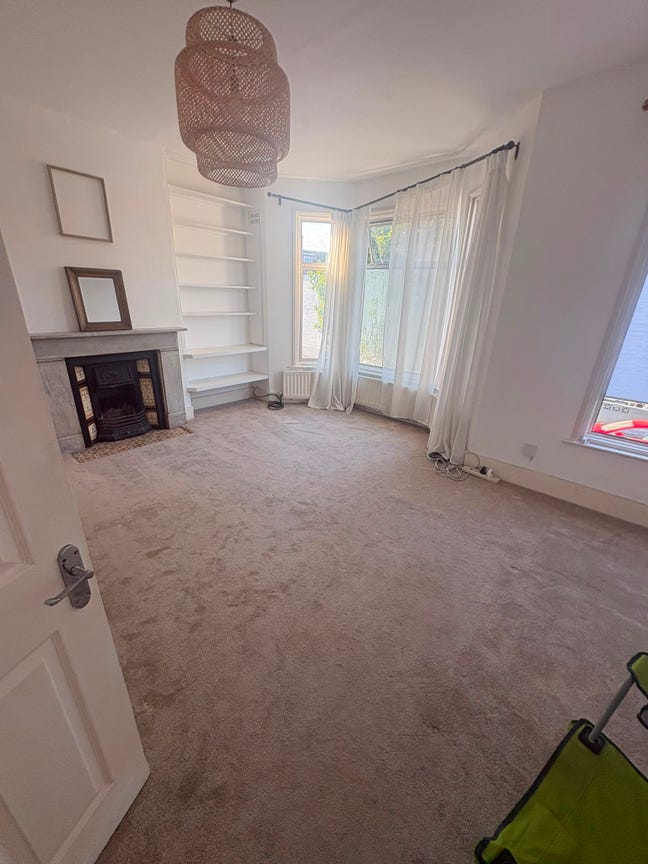 Lovely double room in Kensal Green Main Photo