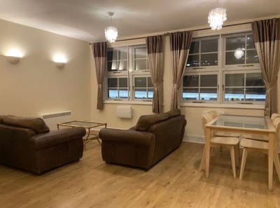Whole 3-Bed Flat at London Bridge Main Photo