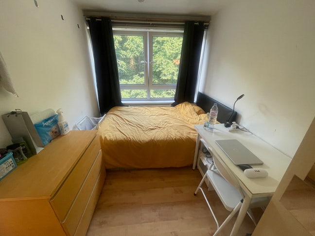Lovely Room in Mile End inc All Bills Main Photo
