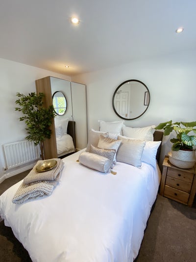 🏡✨ Beautiful Double Room in Quality Home  Main Photo